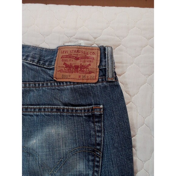 Men's Levi Denim Jeans Style 559 Relaxed Straight Size 36 X 32 Worn See Pics - Picture 6 of 16